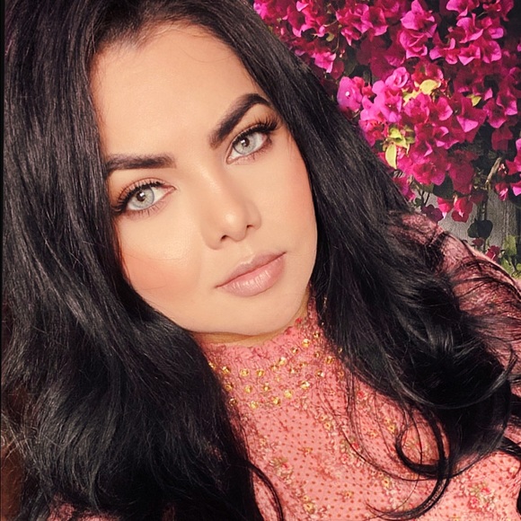 Meet your Posher, Jael hi 👋 welcome 🤗❤️ - Picture 3 of 6